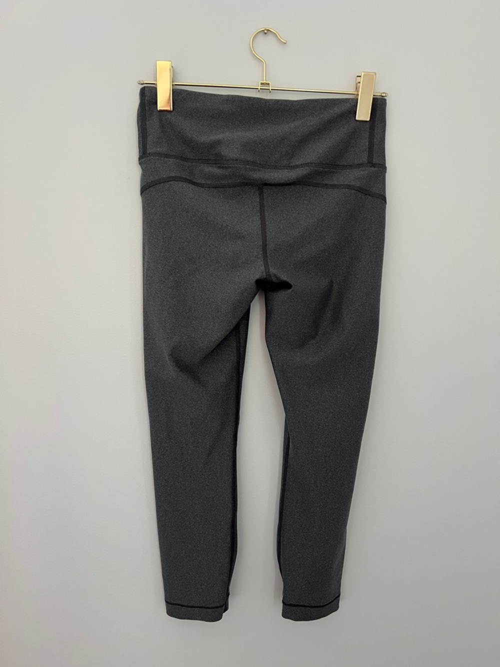 Under Armour Compression HEATGEAR Gray Capri Leggings Style #1352538 Size M - Picture 6 of 13